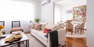 Projeto de interiores para apartamento alugado com móveis soltos