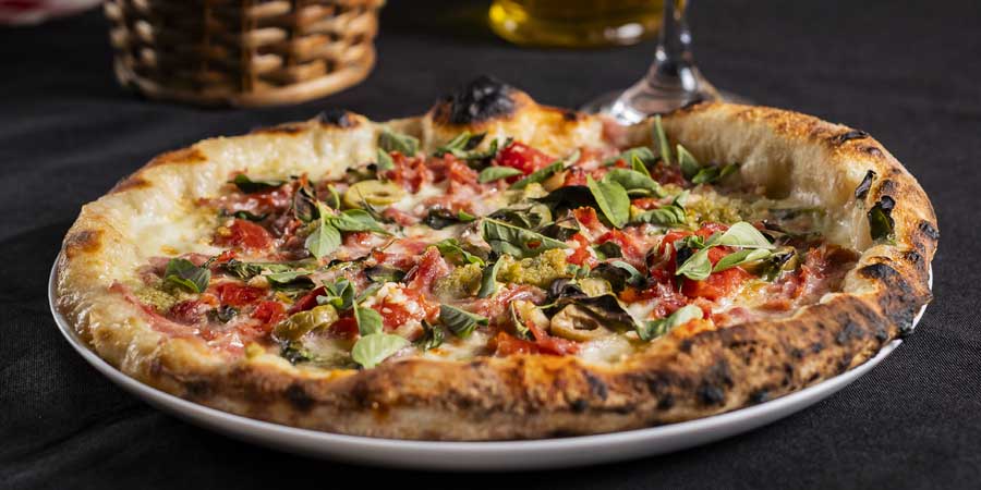 Forneria Napolitana lança a Pizza "BIANCA": Uma delícia premium do Chef Viking