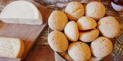 Conheça a Dona Celina e seus Pães de Queijo Artesanais