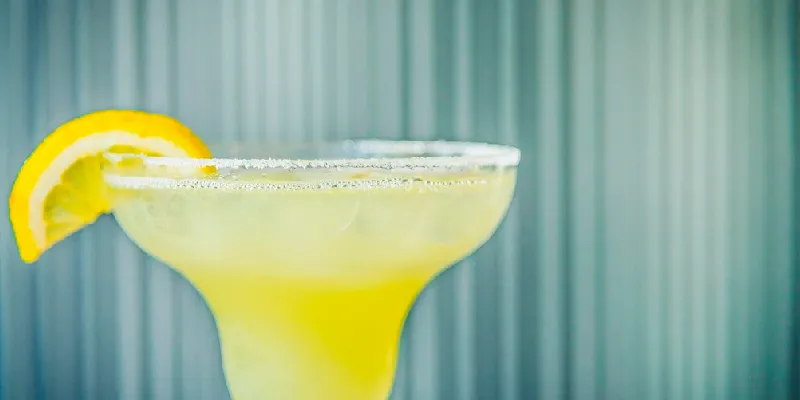 Margarita Cadillac: O drink que transforma sua casa em um evento memorável