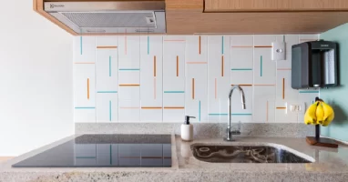 Backsplash ou rodabanca: tem diferença? Backsplash ou rodabanca: tem diferença
