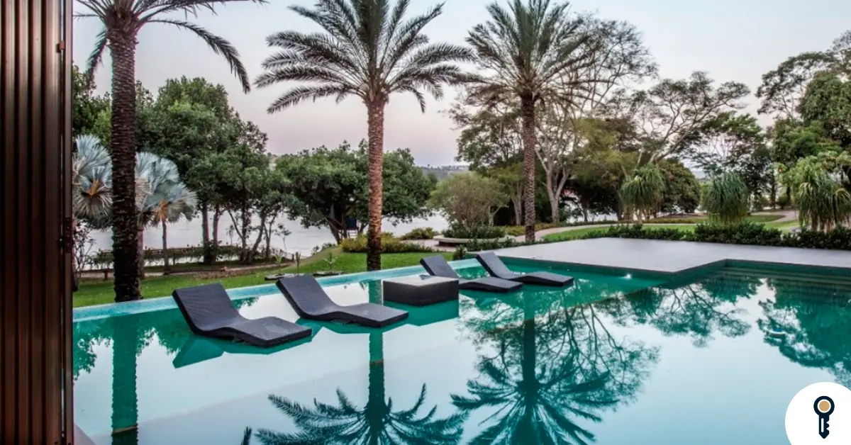 Paisagismo para piscinas: como integrar natureza e bem-estar Paisagismo para piscinas: como integrar natureza e bem-estar