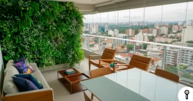 Envidraçamento de sacadas exige análise técnica, respeito às normas e atenção à segurança Envidracamento de sacadas exige analise tecnica